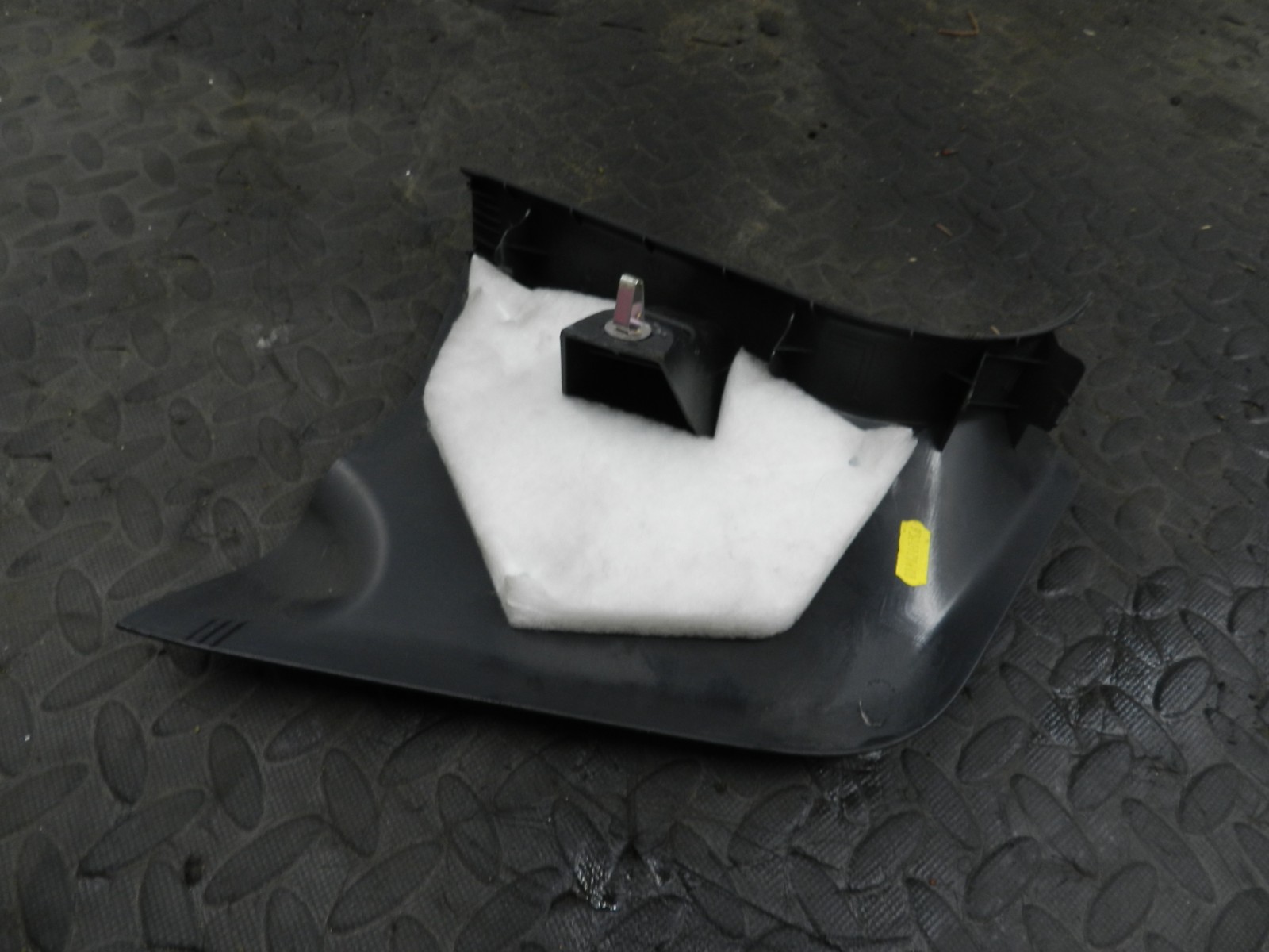 161, 2008 VOLKSWAGEN PASSAT B6 ESTATE. PASSENGER SIDE LOWER A PILLAR SILL TRIM - Image 2