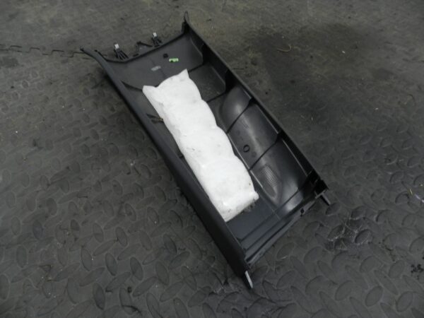 161, 2008 VOLKSWAGEN PASSAT B6 ESTATE. LOWER B PILLAR TRIM PASSENGER - Image 3