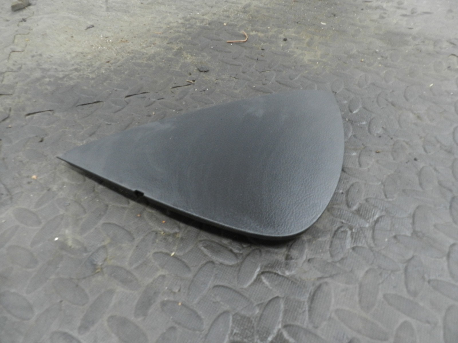 161, 2008 VOLKSWAGEN PASSAT B6 ESTATE. DASH BOARD END TRIM