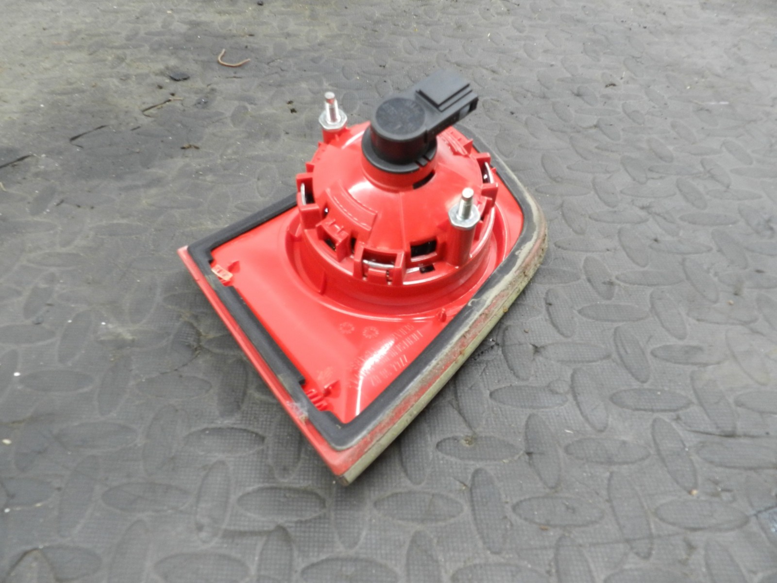 161, 2008 VOLKSWAGEN PASSAT B6 ESTATE. PASSENGER SIDE INNER REAR LIGHT - Image 2