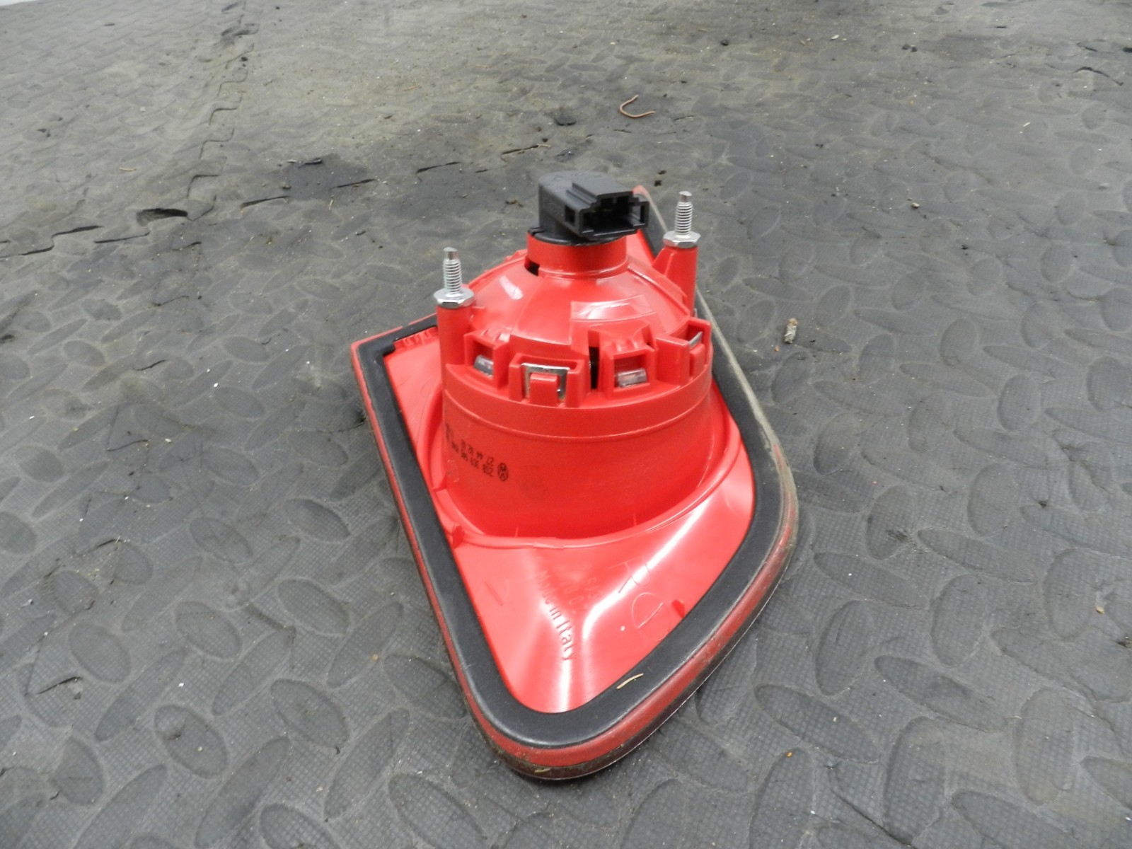 161, 2008 VOLKSWAGEN PASSAT B6 ESTATE. DRIVER SIDE INNER REAR LIGHT - Image 3