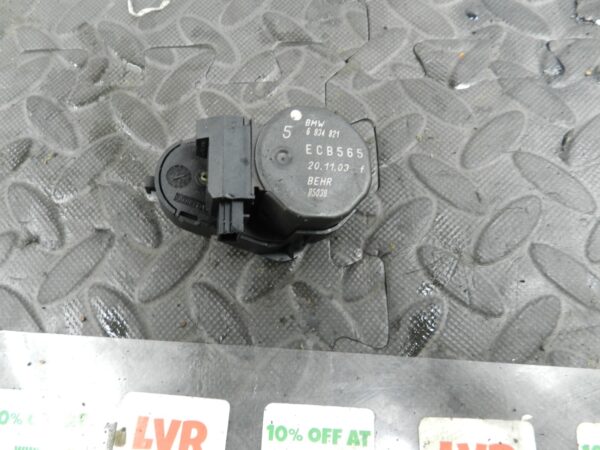 143. 2003 BMW E46 318Ci CONVERTIBLE. HEATER BLOWER FLAP CONTROL MOTOR ACTUATOR