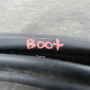 161, 2008 VOLKSWAGEN PASSAT B6 ESTATE. BOOT LID TAIL GATE RUBBER SEAL