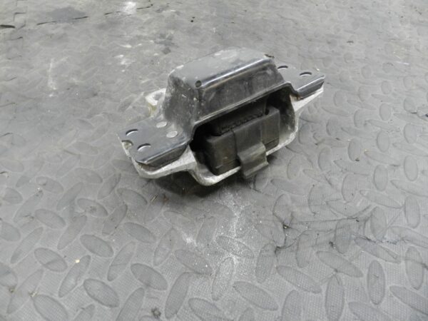 161, 2008 VOLKSWAGEN PASSAT B6 ESTATE. ENGINE MOUNT GEAR BOX - Image 3