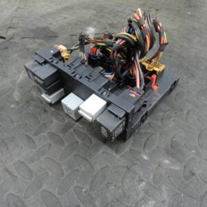 161, 2008 VOLKSWAGEN PASSAT B6 ESTATE. FUSE RELAY BOX BOARD