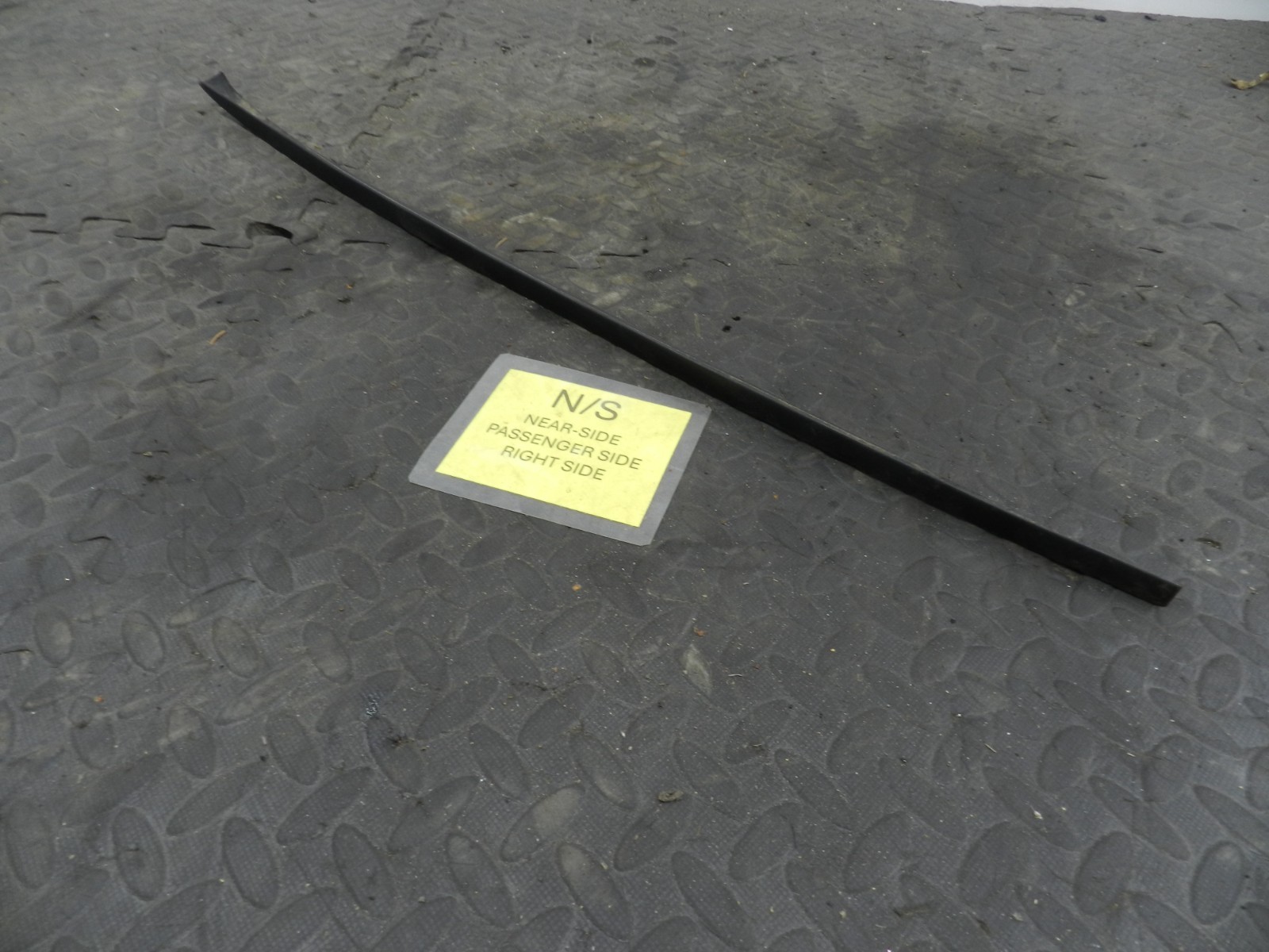 161, 2008 VOLKSWAGEN PASSAT B6 ESTATE. PASSENGER SIDE WIND SCREEN SIDE TRIM