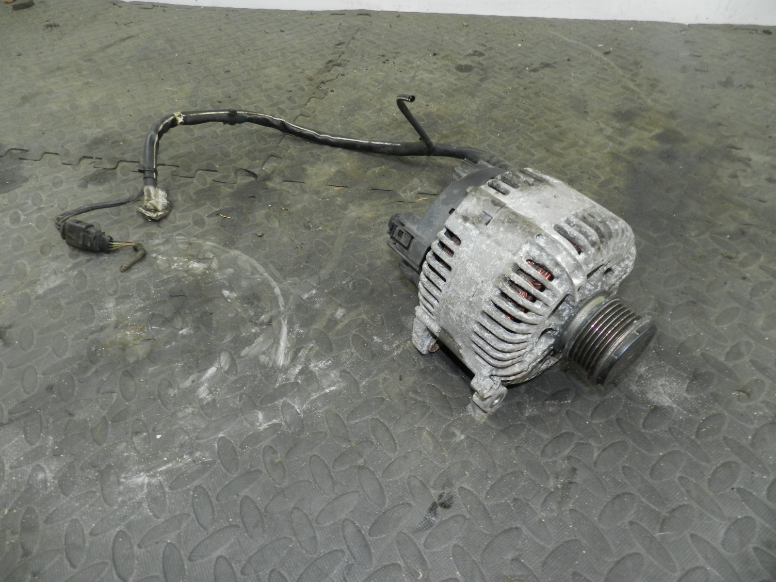 161, 2008 VOLKSWAGEN PASSAT B6 ESTATE. ALTERNATOR 021903026