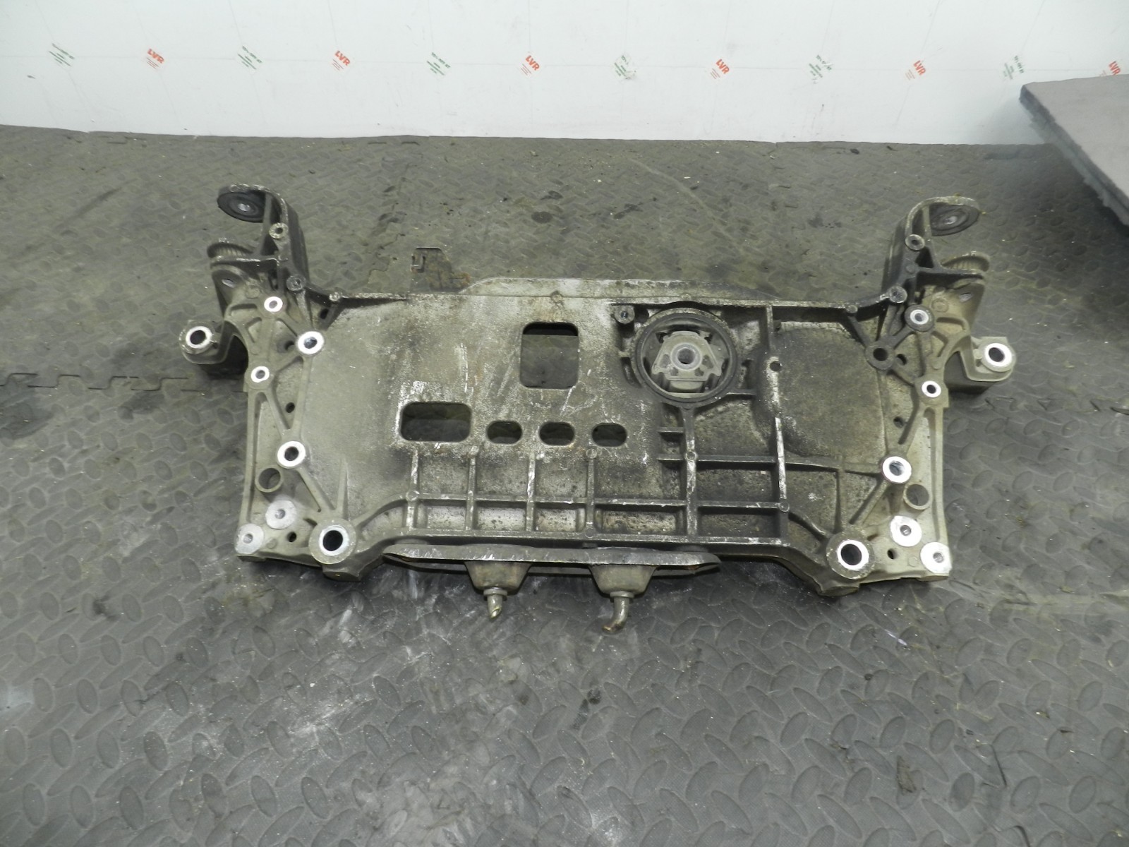161, 2008 VOLKSWAGEN PASSAT B6 ESTATE. ENGINE SUB FRAME