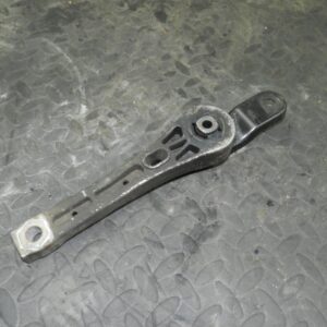161, 2008 VOLKSWAGEN PASSAT B6 ESTATE. LOWER ENGINE MOUNT DOG BONE