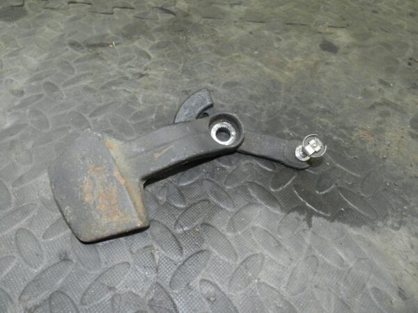 161, 2008 VOLKSWAGEN PASSAT B6 ESTATE. GEAR SELECTOR BRACKET