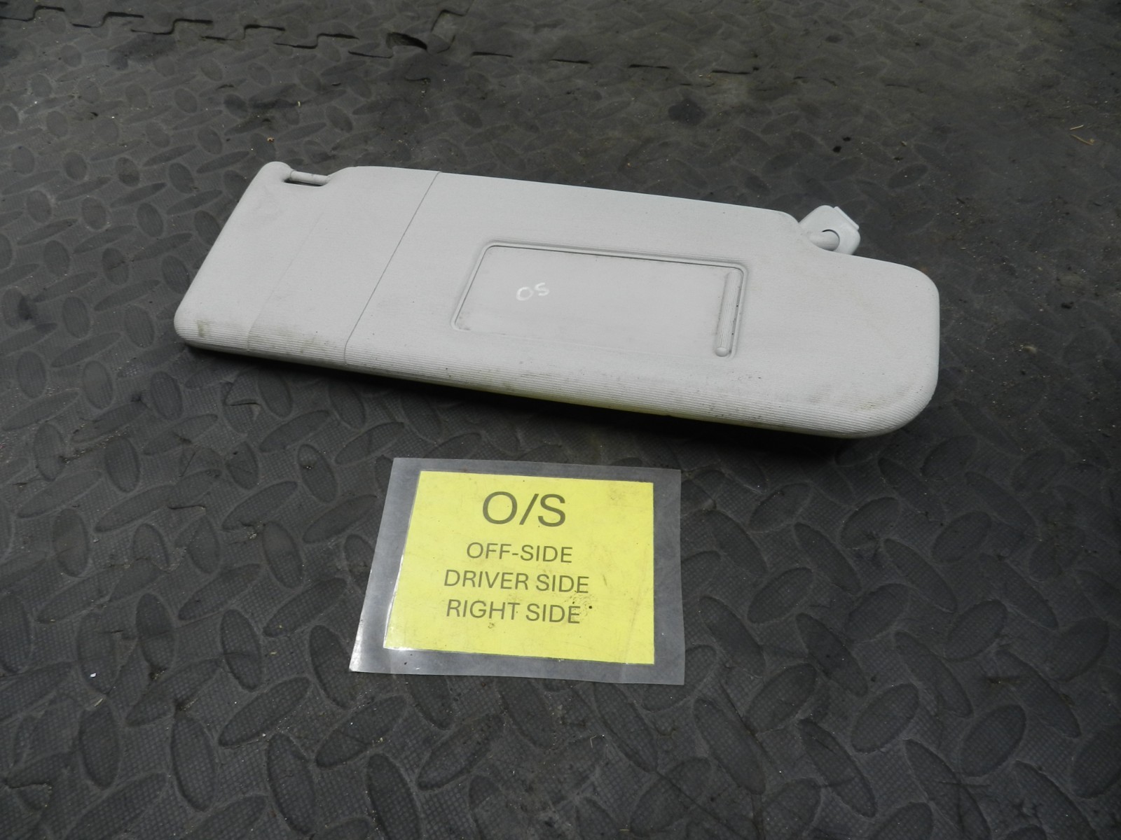 161, 2008 VOLKSWAGEN PASSAT B6 ESTATE. DRIVER SIDE SUN VISOR
