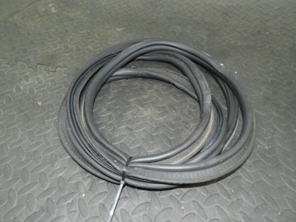 (160) 2000 AUDI TT QUATTRO 8N. BOOT LID TAILGATE DOOR RUBBER SEAL