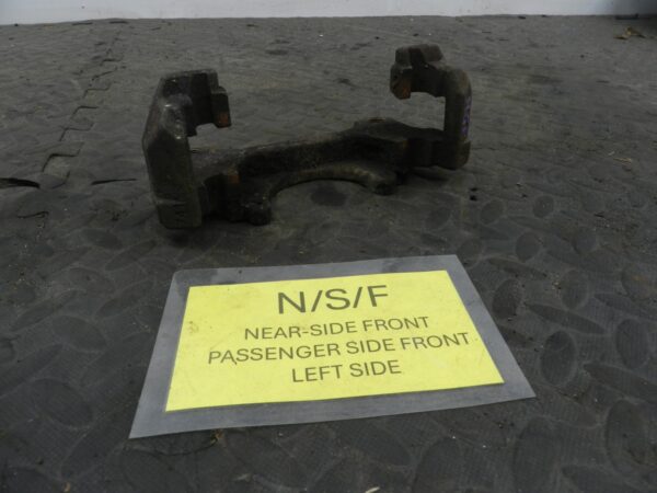 161, 2008 VOLKSWAGEN PASSAT B6 ESTATE. PASSENGER SIDE FRONT BRAKE CARRIER - Image 2