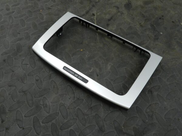 161, 2008 VOLKSWAGEN PASSAT B6 ESTATE. CENTRE CONSOLE SILVER TRIM 3C0858069AE
