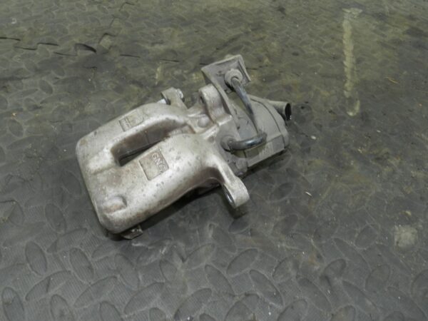 161, 2008 VOLKSWAGEN PASSAT B6 ESTATE. OSR BRAKE CALIPER ELECTRIC HAND BRAKE - Image 3