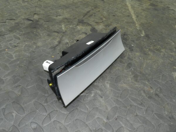 161, 2008 VOLKSWAGEN PASSAT B6 ESTATE. STORAGE POCKET CUBBY HOLE 12V SOCKET - Image 2