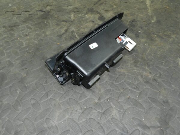 161, 2008 VOLKSWAGEN PASSAT B6 ESTATE. STORAGE POCKET CUBBY HOLE 12V SOCKET - Image 3