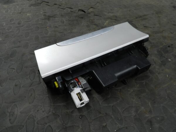 161, 2008 VOLKSWAGEN PASSAT B6 ESTATE. STORAGE POCKET CUBBY HOLE 12V SOCKET - Image 5