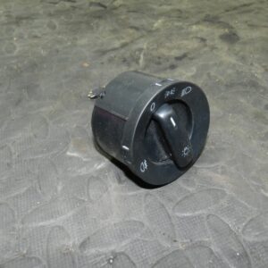 161, 2008 VOLKSWAGEN PASSAT B6 ESTATE. HEAD LIGHT SWITCH