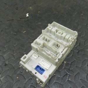 (145) 2003 TOYOTA RAV 4 MK2. FUSE BOX BOARD 82733 42060 BSI MODULE