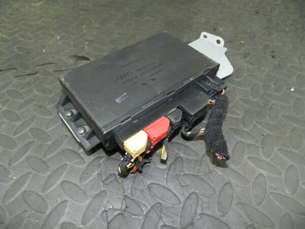 (160) 2000 AUDI TT QUATTRO 8N. CONVENIENCE CONTROL MODULE ECU 8N8962267B