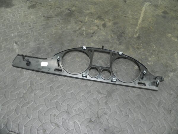 161, 2008 VOLKSWAGEN PASSAT B6 ESTATE. SPEEDOMETER SURROUND TRIM SILVER PANEL - Image 2