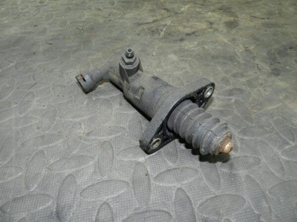 161, 2008 VOLKSWAGEN PASSAT B6 ESTATE. CLUTCH SLAVE CYLINDER