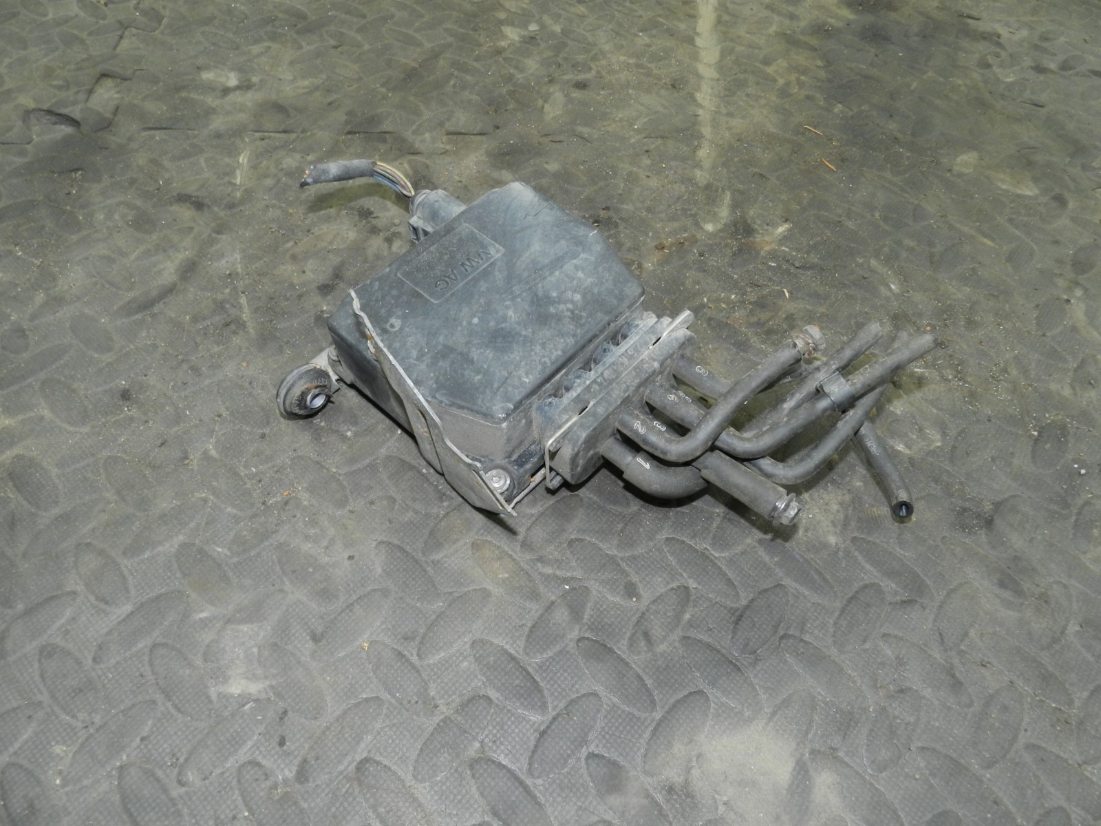 161, 2008 VOLKSWAGEN PASSAT B6 ESTATE. VACUUM SOLENOID