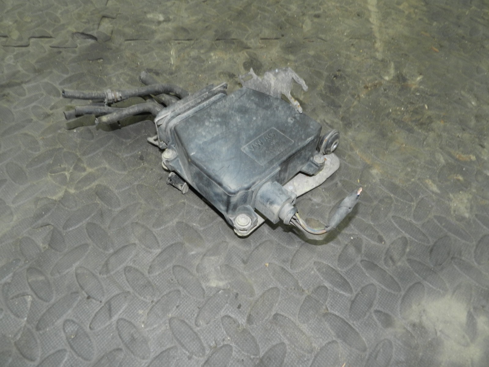 161, 2008 VOLKSWAGEN PASSAT B6 ESTATE. VACUUM SOLENOID - Image 2