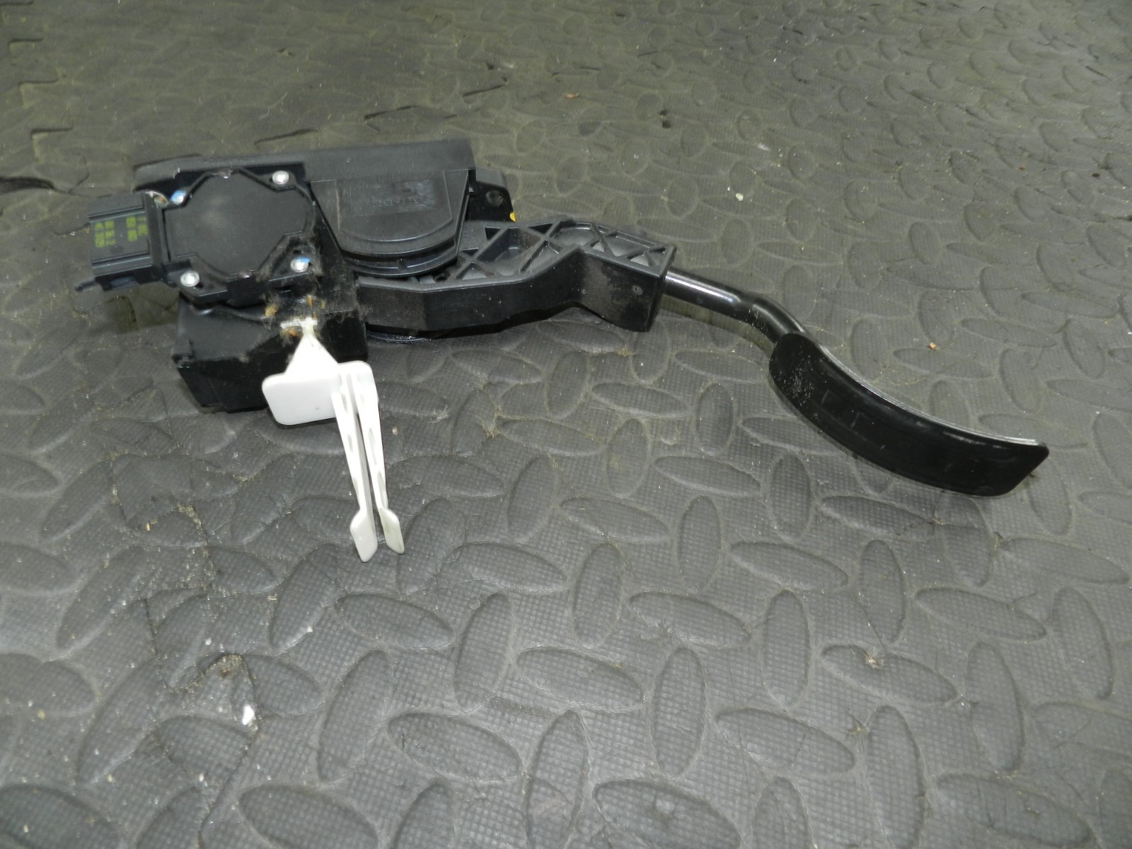 (160) 2000 AUDI TT QUATTRO 8N. ACCELERATOR PEDAL 0280752234