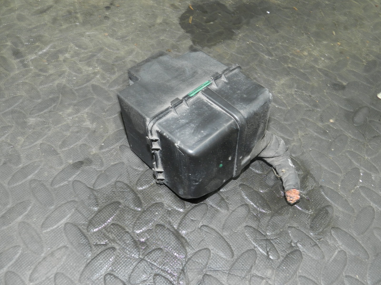 161, 2008 VOLKSWAGEN PASSAT B6 ESTATE. FUSE RELAY BOX BOARD