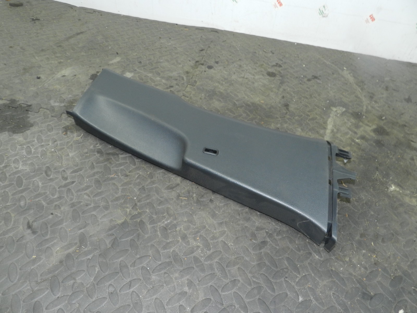 161, 2008 VOLKSWAGEN PASSAT B6 ESTATE. B PILLAR LOWER TRIM DRIVER SIDE - Image 2