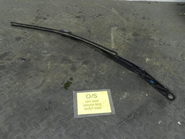 161, 2008 VOLKSWAGEN PASSAT B6 ESTATE. DRIVER SIDE WIPER ARM
