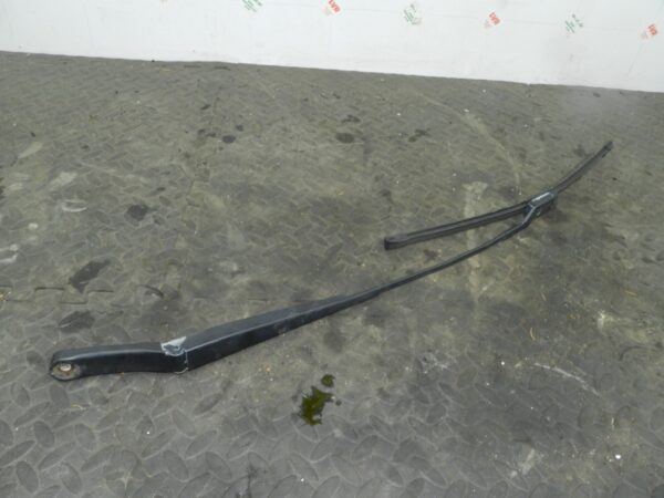 161, 2008 VOLKSWAGEN PASSAT B6 ESTATE. PASSENGER SIDE WIPER ARM - Image 2