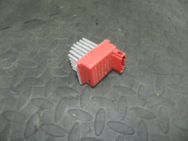 (160) 2000 AUDI TT QUATTRO 8N. HEATER  BLOWER RESISTOR PACK MODULE