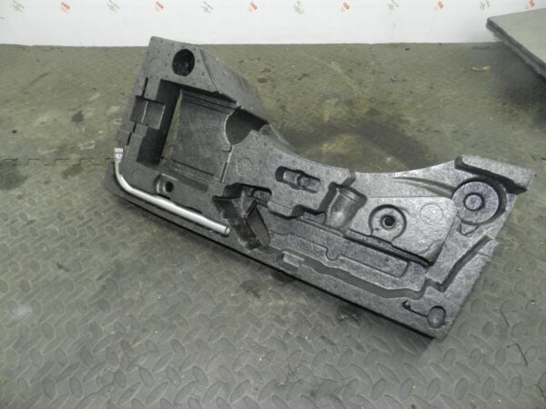 161, 2008 VOLKSWAGEN PASSAT B6 ESTATE. BOOT HOUSING TOOL KIT HOLDER STORAGE FOAM