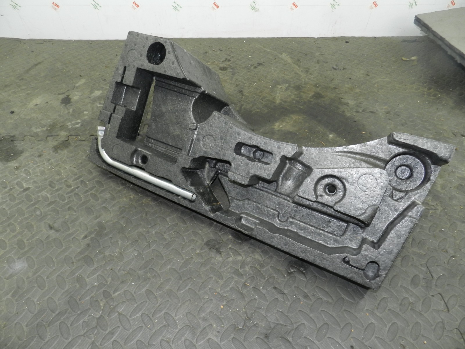 161, 2008 VOLKSWAGEN PASSAT B6 ESTATE. BOOT HOUSING TOOL KIT HOLDER STORAGE FOAM
