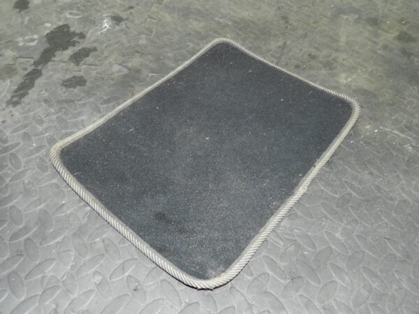 161, 2008 VOLKSWAGEN PASSAT B6 ESTATE. REAR FLOOR MAT