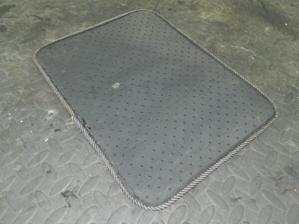 161, 2008 VOLKSWAGEN PASSAT B6 ESTATE. REAR FLOOR MAT - Image 2