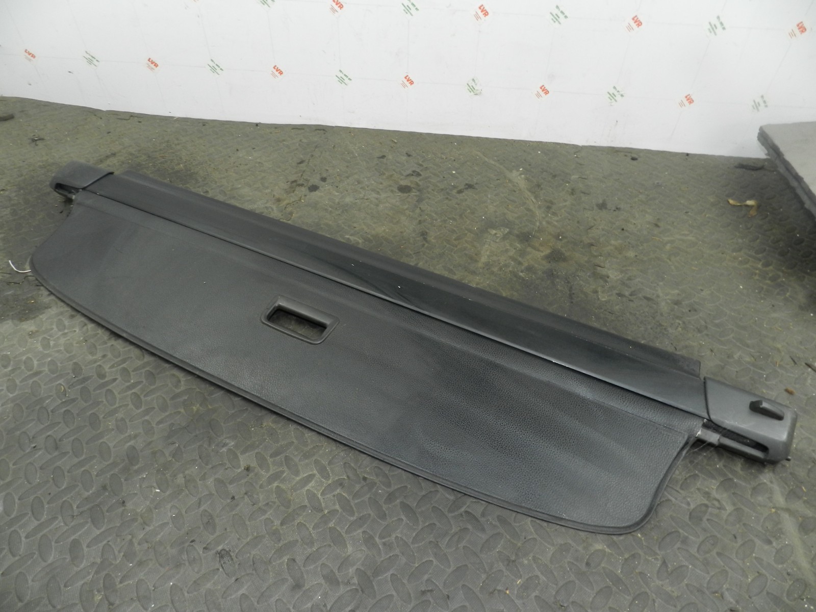 161, 2008 VOLKSWAGEN PASSAT B6 ESTATE. PARCEL SHELF LUGGAGE COVER RETRACTABLE
