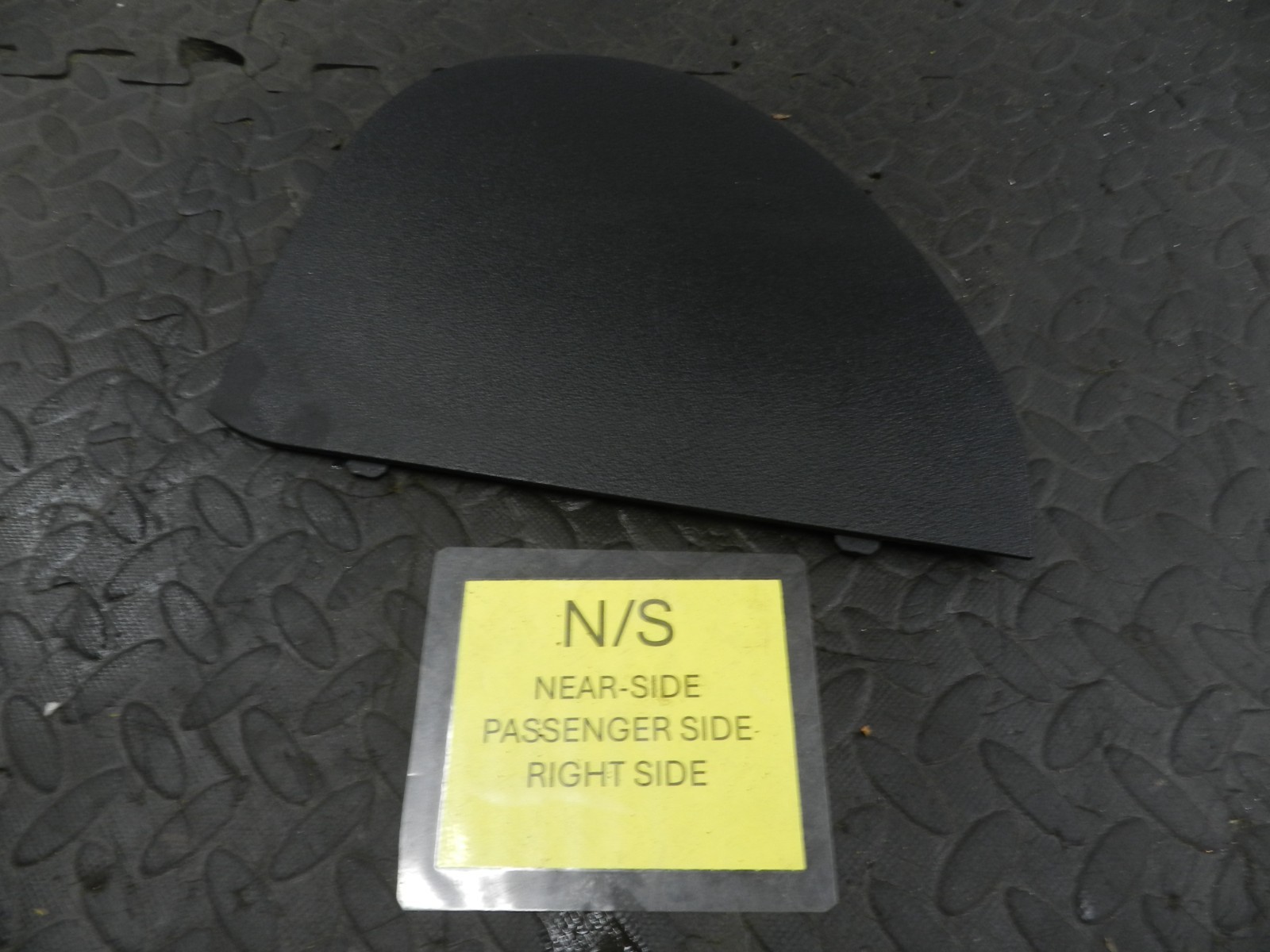 (160) 2000 AUDI TT QUATTRO 8N. PASSENGER SIDE DASHBOARD END TRIM