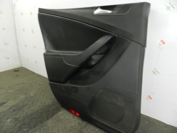 161, 2008 VOLKSWAGEN PASSAT B6 ESTATE. PASSENGER SIDE REAR DOOR CARD - Image 2
