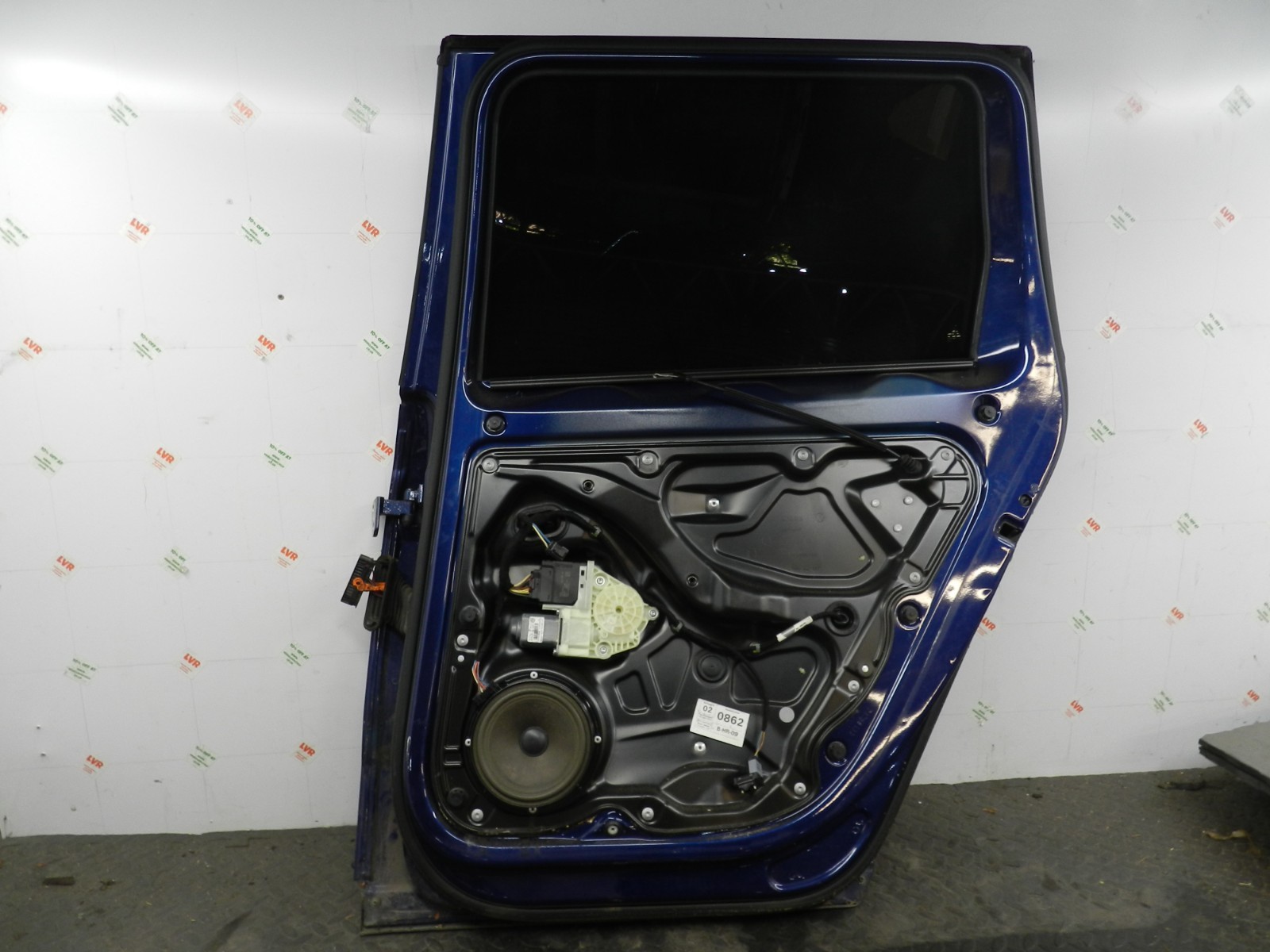 161, 2008 VOLKSWAGEN PASSAT B6 ESTATE. DRIVER SIDE REAR DOOR IN BLUE - Image 2