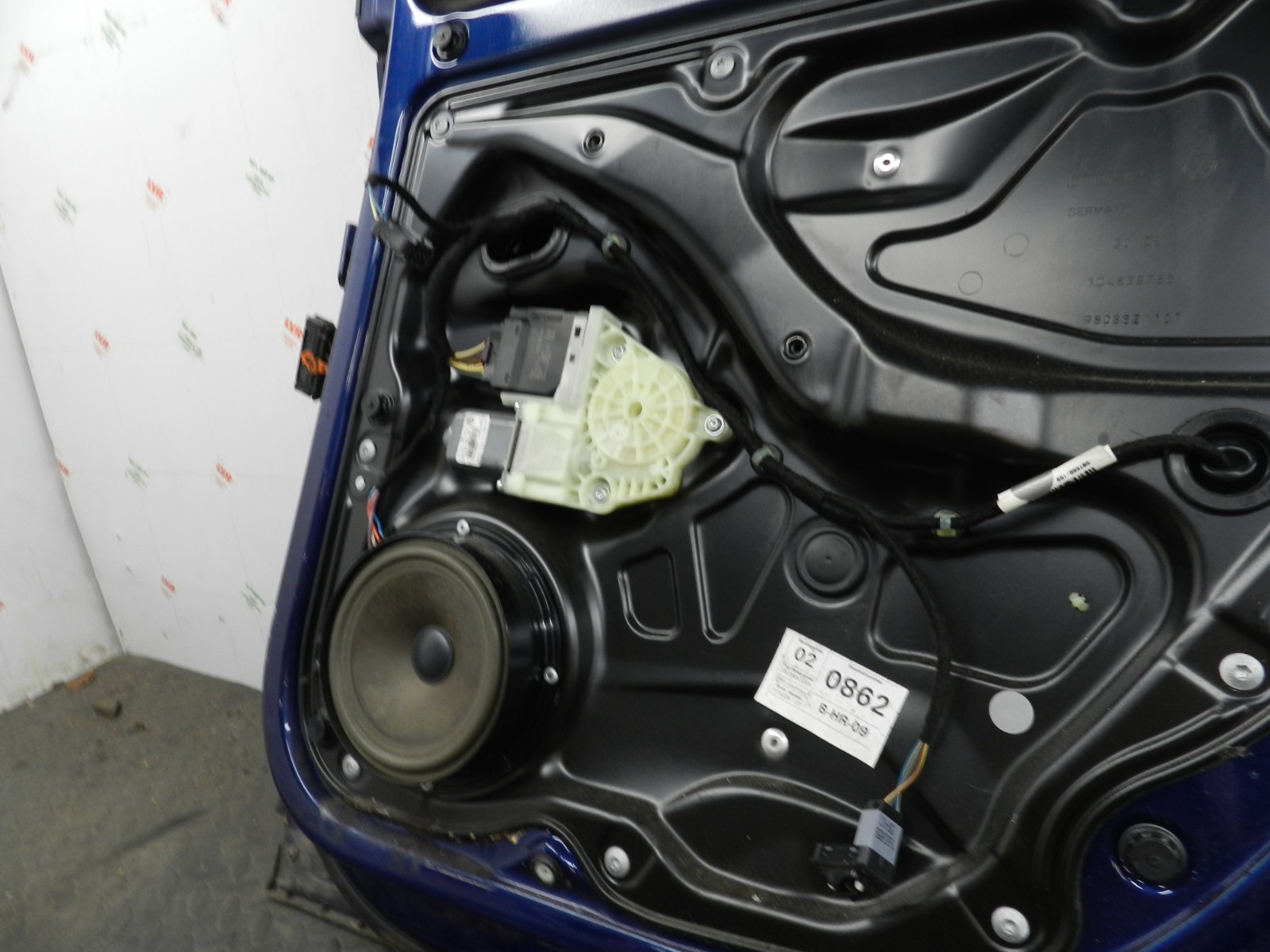 161, 2008 VOLKSWAGEN PASSAT B6 ESTATE. DRIVER SIDE REAR DOOR IN BLUE - Image 3