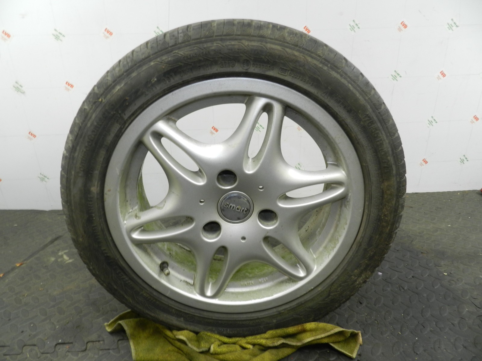 158. 2002 SMART FORTWO 450 CONVERTIBLE. SET OF ALLOY WHEELS - Image 5