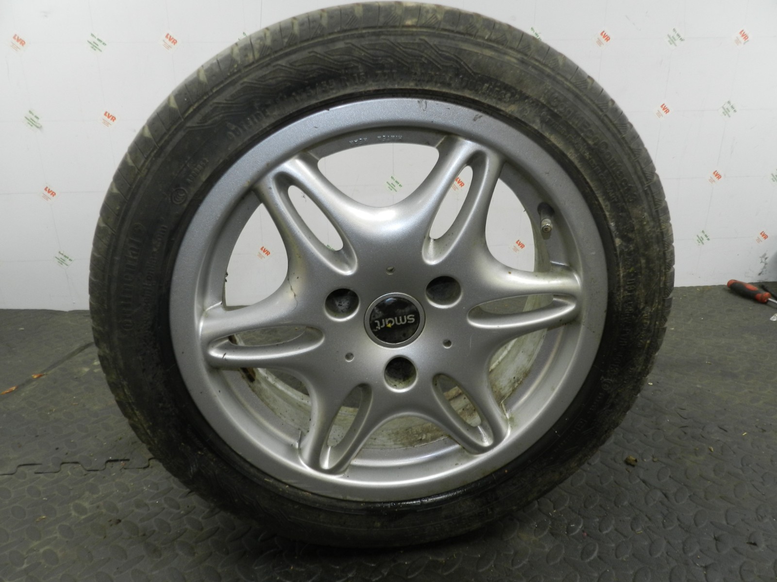 158. 2002 SMART FORTWO 450 CONVERTIBLE. SET OF ALLOY WHEELS - Image 9