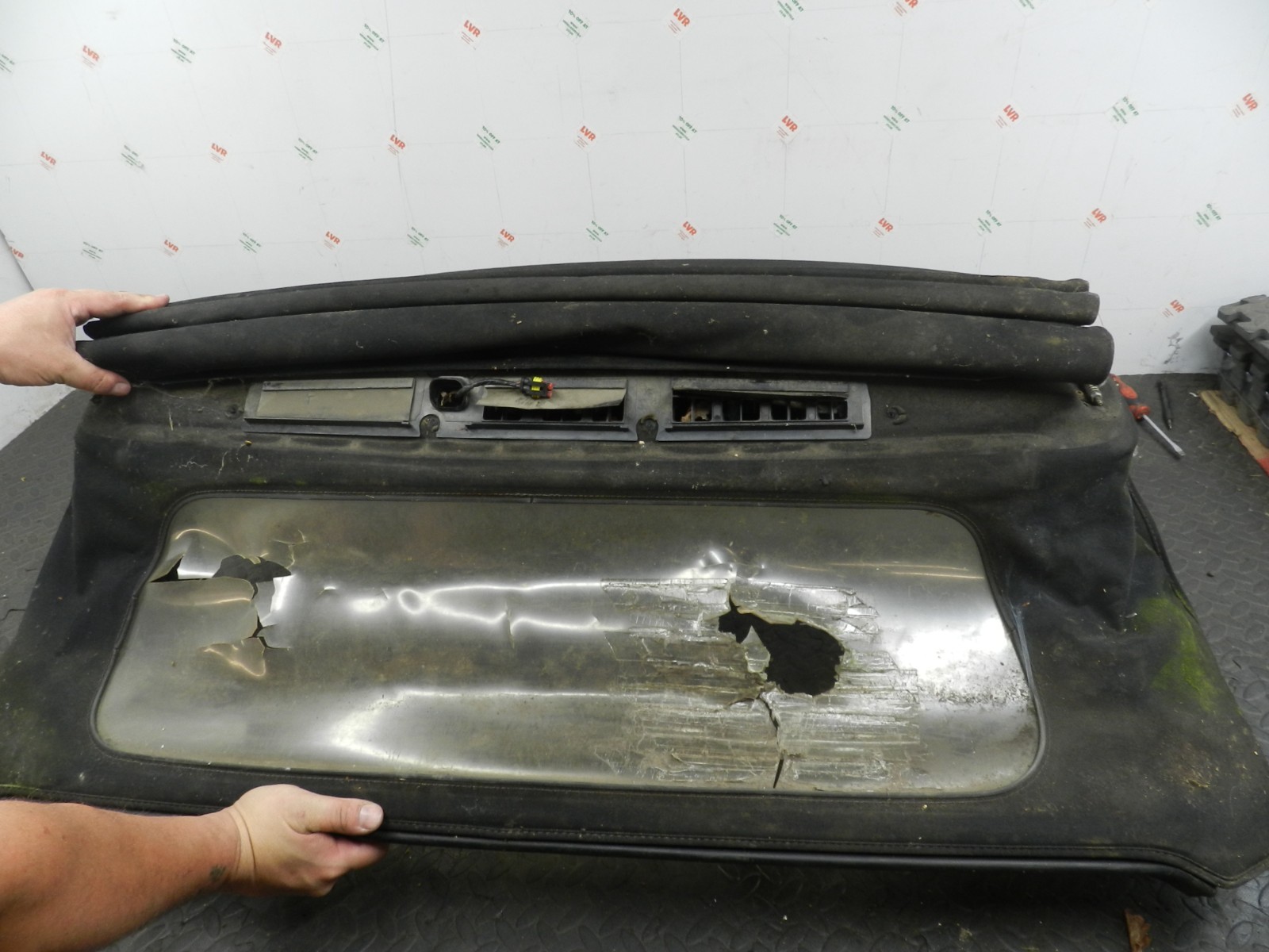 158. 2002 SMART FORTWO 450 CONVERTIBLE. CONVERTIBLE ROOF DAMAGED WINDOW