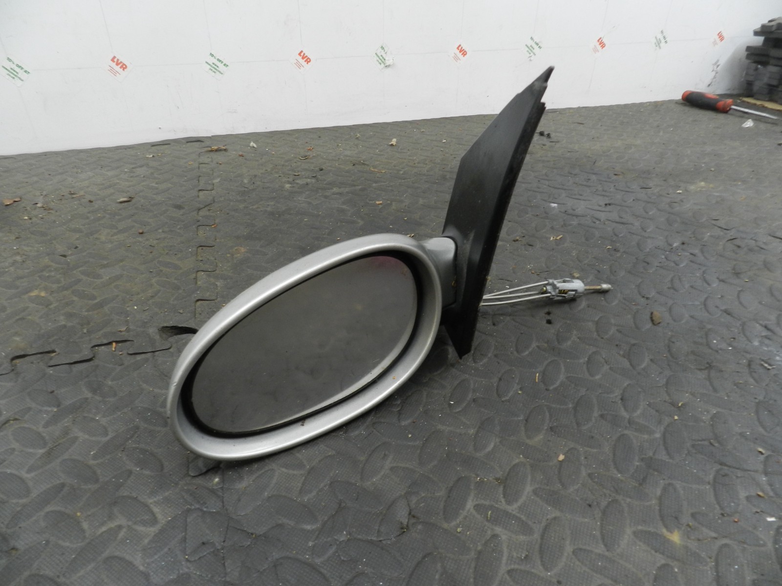 158. 2002 SMART FORTWO 450 CONVERTIBLE. PASSENGER SIDE WING MIRROR IN SILVER