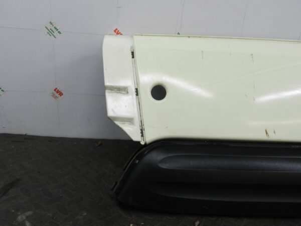 158. 2002 SMART FORTWO 450 CONVERTIBLE. REAR BUMPER CENTRE PANEL IN WHITE - Image 2