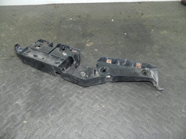 158. 2002 SMART FORTWO 450 CONVERTIBLE. DRIVER SIDE BUMPER FRAME SUPPORT MOUNT - Image 2